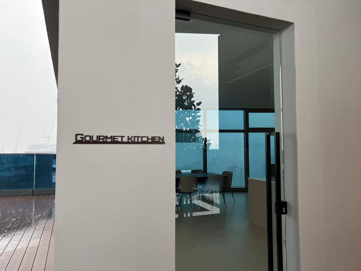 Crystal Suites At Eaton Klcc Kuala Lumpur Bagian luar foto