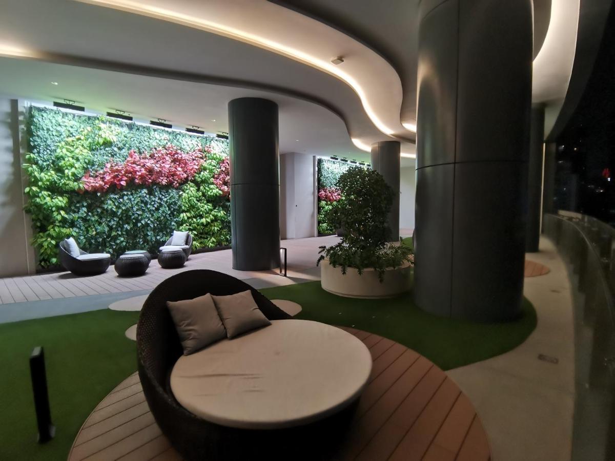 Crystal Suites At Eaton Klcc Kuala Lumpur Bagian luar foto